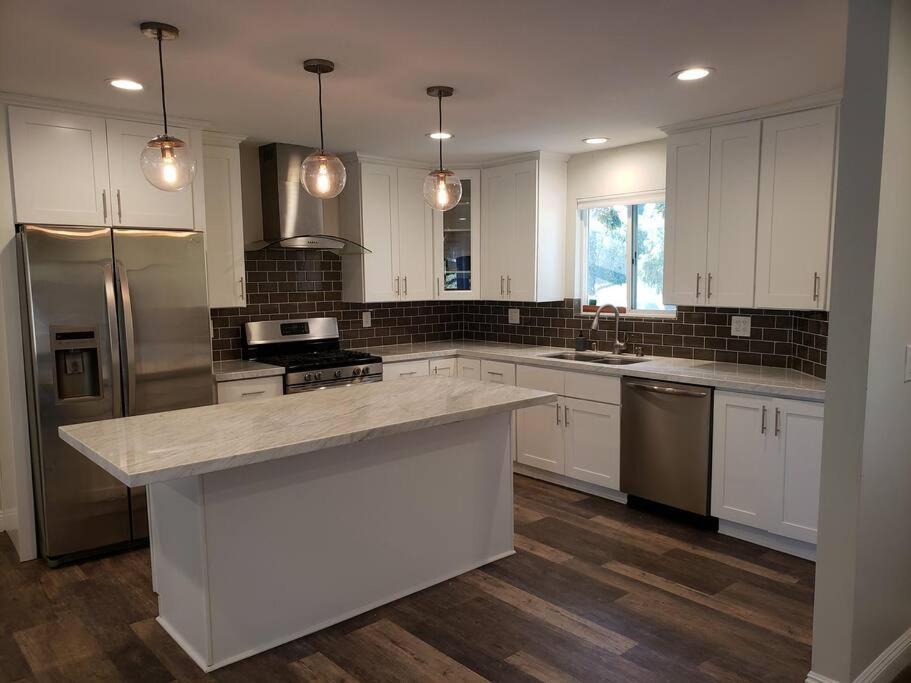 Bouganvilla 4-Bedroom, 2-Baths, Single Family House Thousand Oaks Esterno foto